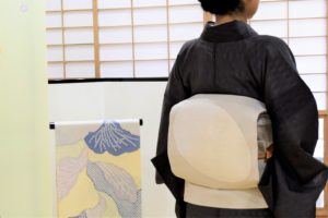 明石縮　夏帯　月に雁