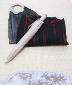 雨コート と　傘