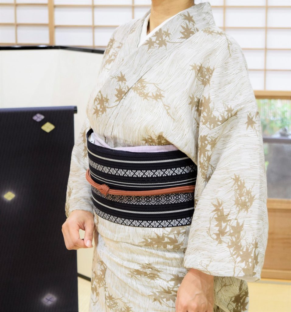 綿麻キモノ よろけ縞に楓 博多 絽献上