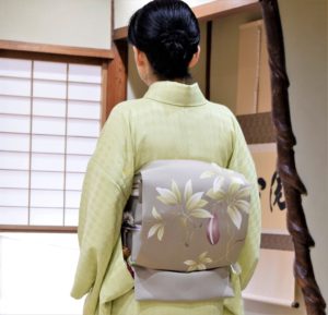 名古屋帯　アケビ　飛び柄小紋　小帽子絞り