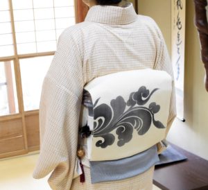 士乎路紬　茜格子　縮緬名古屋帯　瑞雲