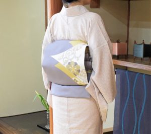 西陣御召　名古屋帯　覗き唐花