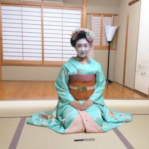 宮川町 舞妓 小晶さん　店だし