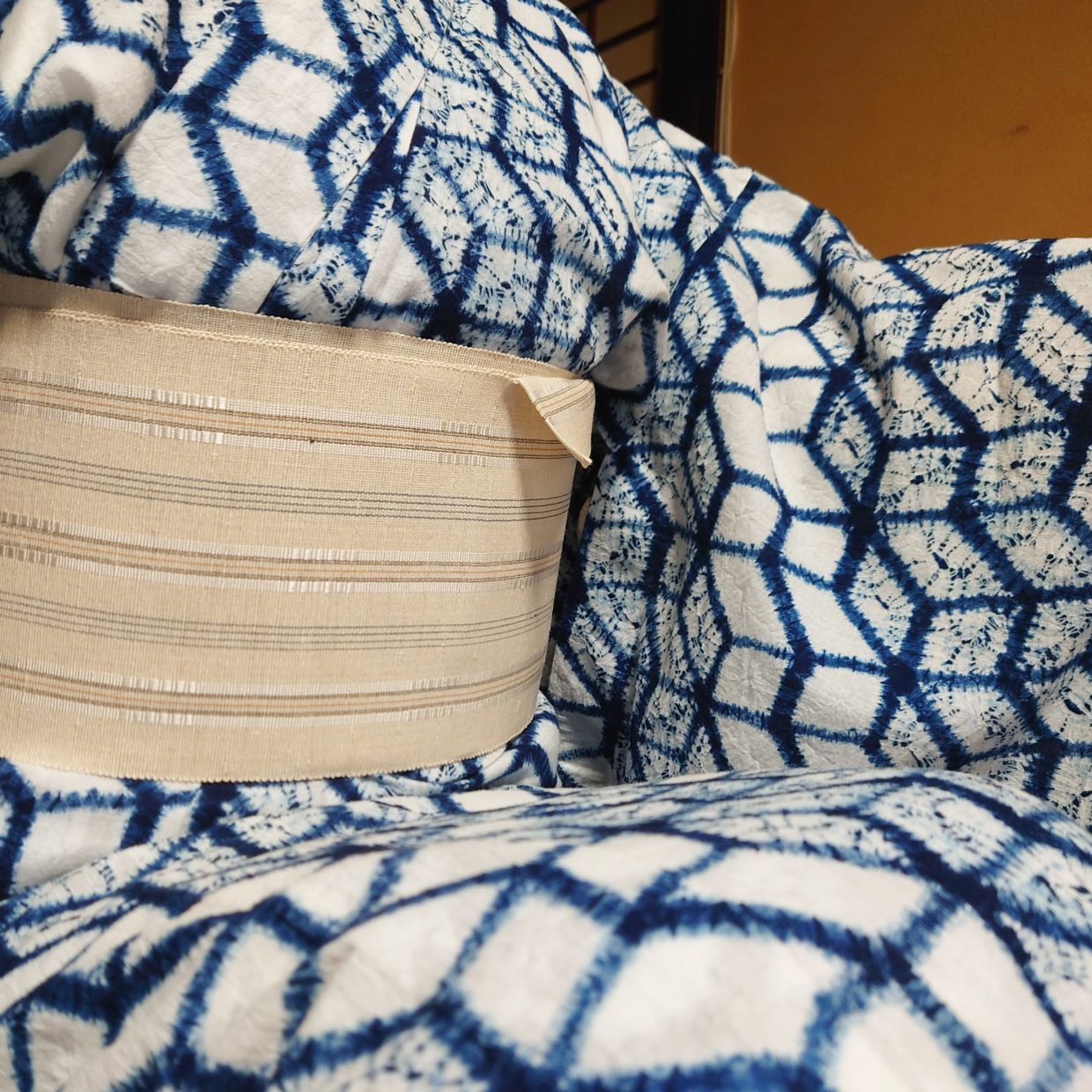 絞りの浴衣　浴衣　絞り　正藍　石畳　自然布　自然布の半巾　紙布　今小路 あま宮 　葉月のキモノ