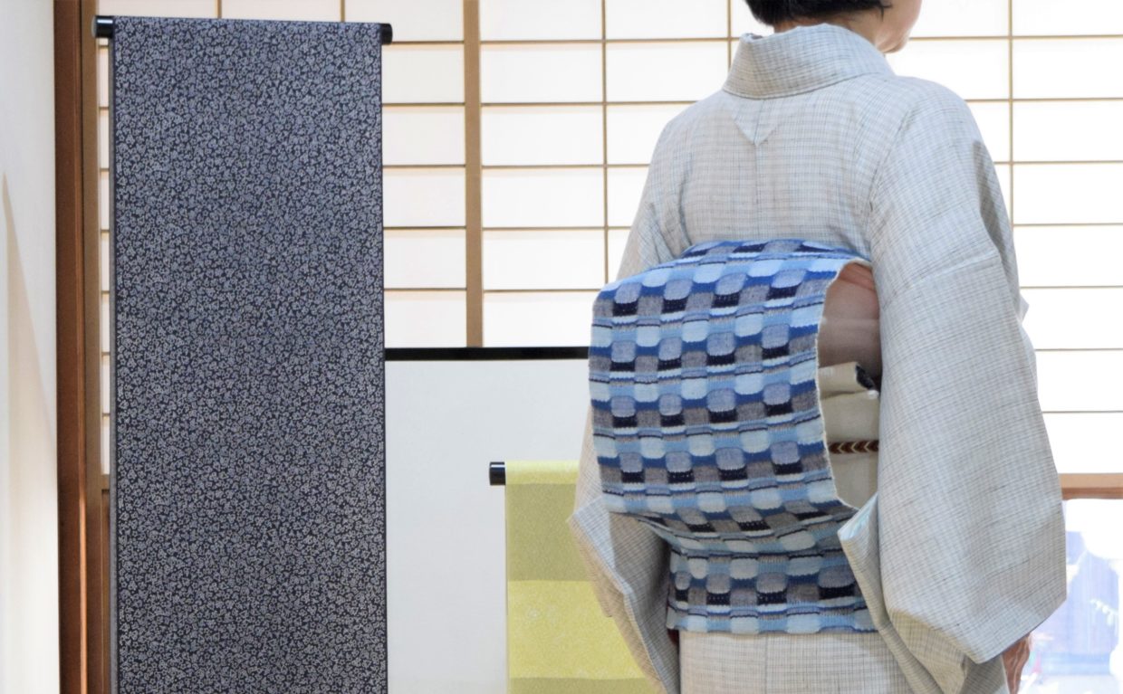 紬　本場結城紬　地機　正藍　藍格子　八寸　手織　木綿　出西織　多々納桂子　今小路 あま宮　霜月のキモノ