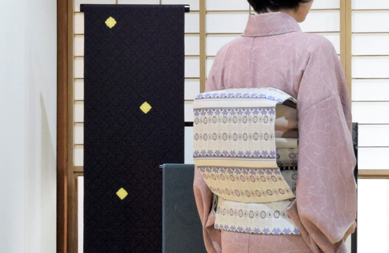 小紋　全体柄小紋　縮緬地　芽柳　織の九寸名古屋帯　洛風林　苺間道　今小路 あま宮　霜月のキモノ