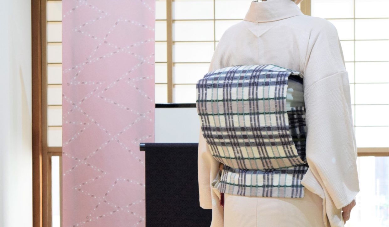 小紋　飛び柄小紋　ほたる　ほたる絞り　織の九寸名古屋帯　手織　吉野間道　隼人紬　今小路 あま宮　霜月のキモノ