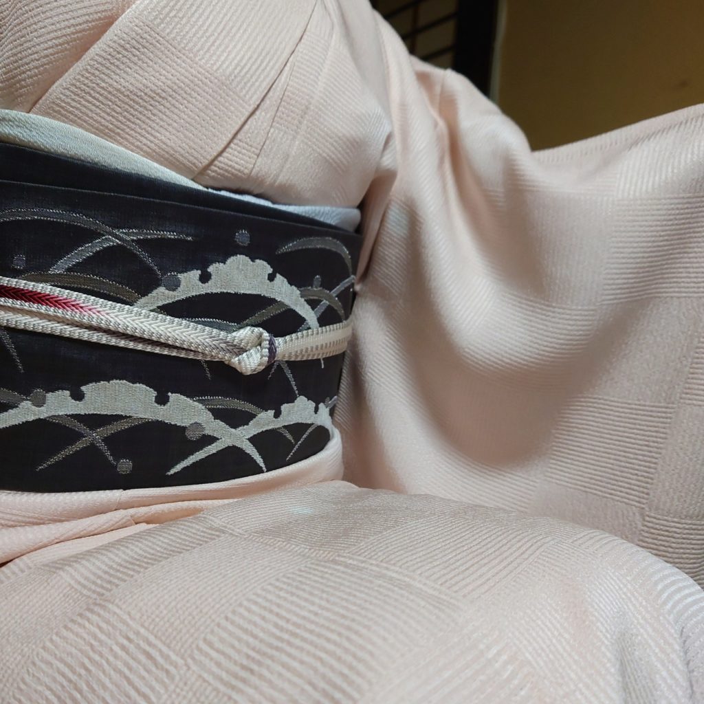 小紋　絞り　飛び柄小紋　ほたる絞り　織の九寸名古屋帯　手織　草木染め　夢訪庵　モール　雪輪露芝　今小路 あま宮　師走のキモノ