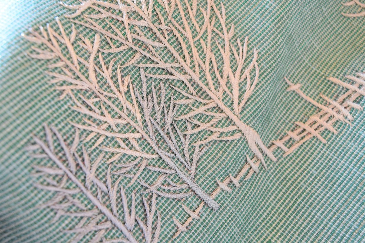 織の九寸名古屋帯　手織　草木染　刺繍　銀糸　曼荼羅地　木立　今小路 あま宮　今小路 あま宮 別誂え　夢訪庵