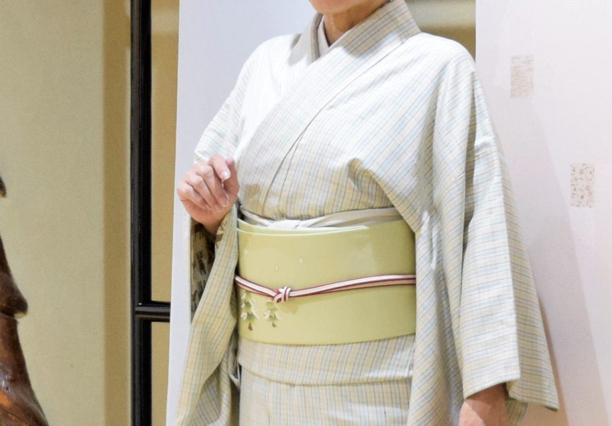 真綿紬　地機　多色格子　塩瀬の染帯　クリスマス　刺繍帯揚げ　サンタクロース　長襦袢　トナカイ　今小路 あま宮　師走のキモノ