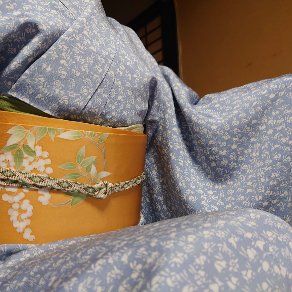 小紋　うさぎ　むかし古代　今小路 あま宮　真糊　伊勢型小紋　塩瀬の染帯　季節の染帯　南天の丸　今小路 あま宮 別誂え　今小路 あま宮　睦月のキモノ　室町パトロール