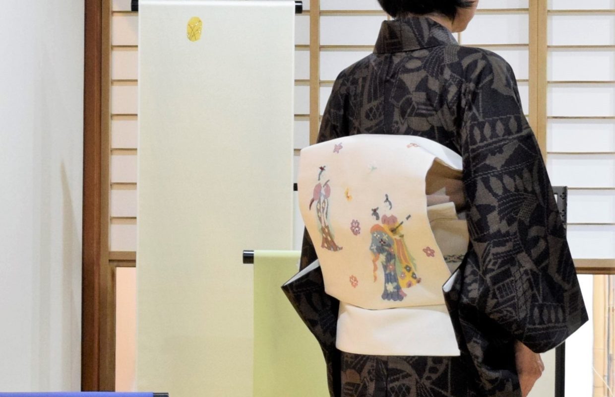 泥大島　絵絣　古都　織の九寸名古屋帯　手織　草木染め　刺繍　夢訪庵　天平美人図　今小路 あま宮　如月のキモノ