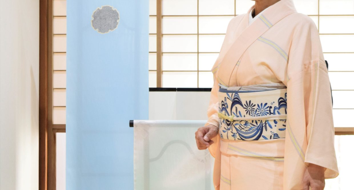 単衣　紬縮緬　鎌倉間道　横縞　夏帯　藍型　城間栄順　はこふぐ　今小路 あま宮　水無月のキモノ