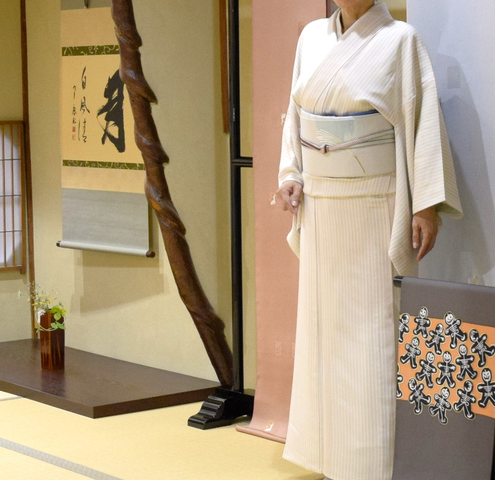 小紋 単衣 矢羽根縞 織の九寸名古屋帯 草木染め 手織 刺繍 夢訪庵 今小路 あま宮 芒 神無月のキモノ