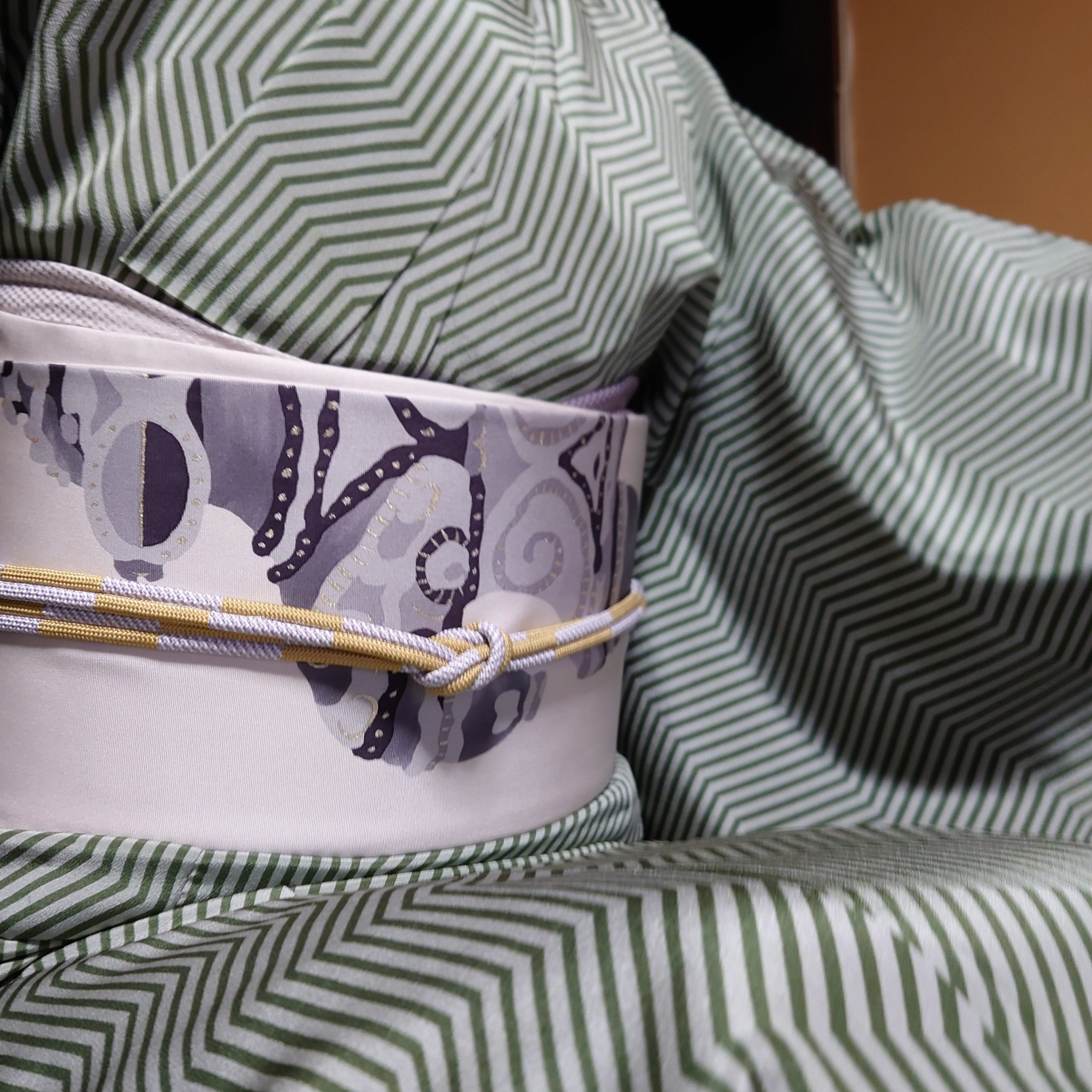 小紋 単衣 山道縞 真糊 伊勢型小紋 塩瀬の染帯 土偶 遮光器土偶 今小路 あま宮 神無月のキモノ 室町パトロール