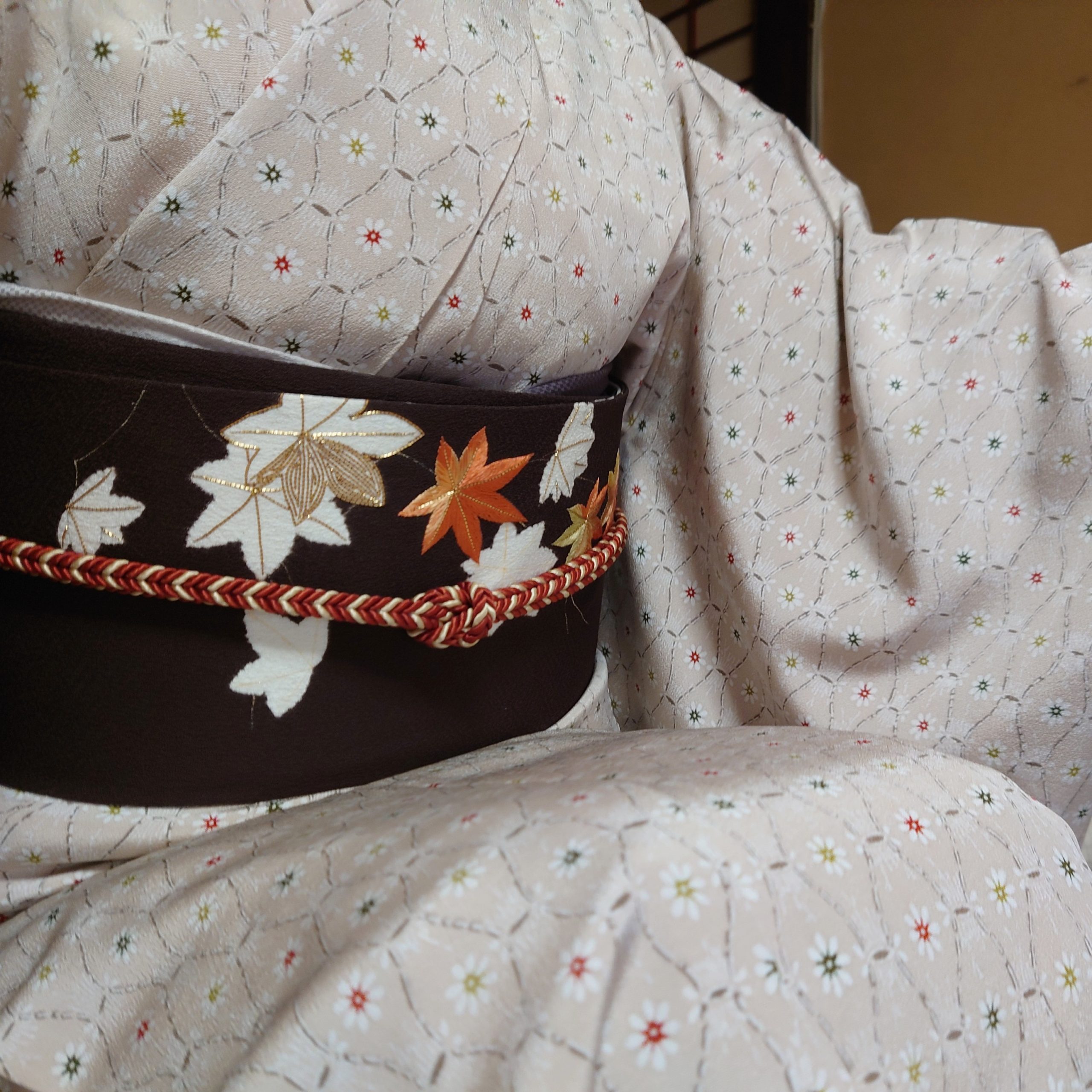 小紋 立涌小花 帯 絞り 刺繍 今小路 あま宮 霜月のキモノ 今小路 あま宮