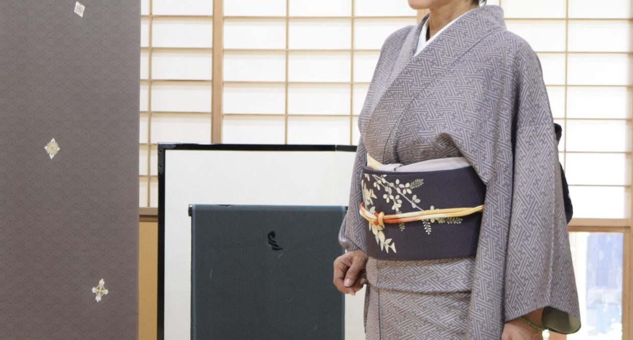 小紋　単衣　真糊　伊勢型小紋　暈し大紗綾型　染帯　季節の染帯　縮緬地　出合秋草　今小路 あま宮　神無月のキモノ