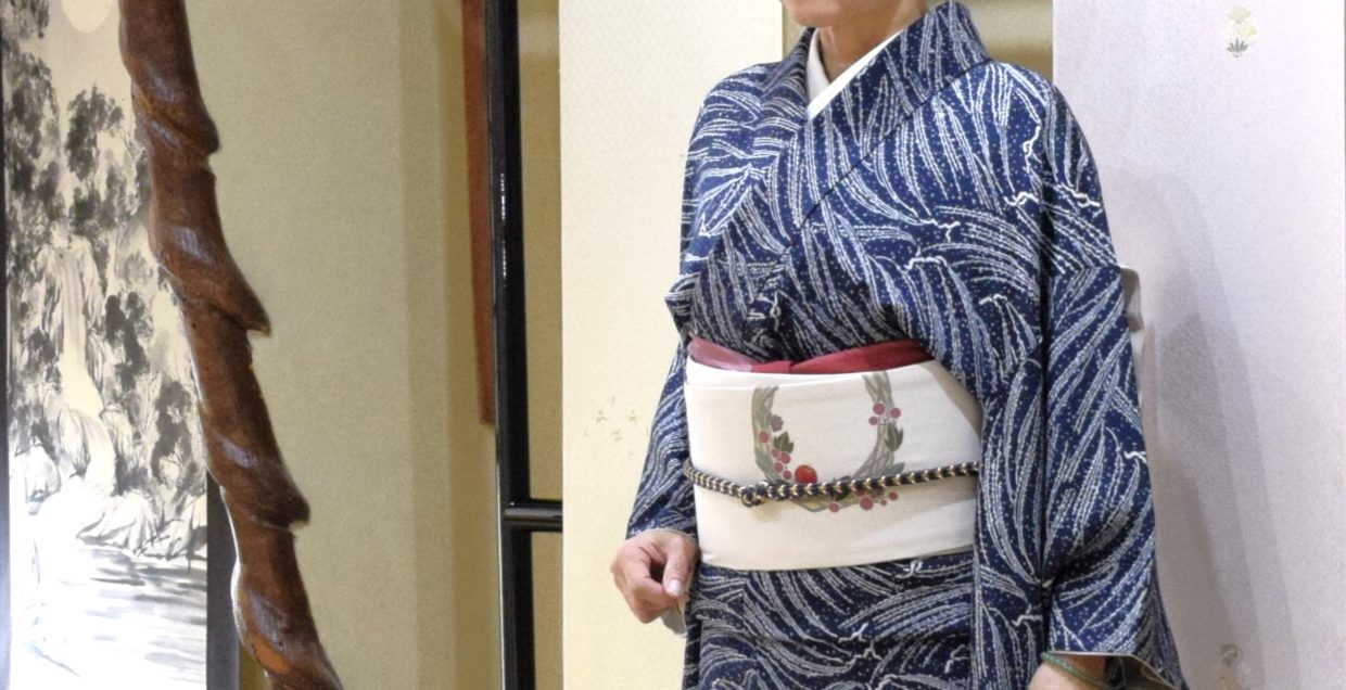 小紋　伊勢型小紋　真糊　一越ちりめん　吹雪芽柳　塩瀬の染帯　季節の染帯　染の九寸名古屋帯　クリスマスリース　今小路 あま宮　師走のキモノ