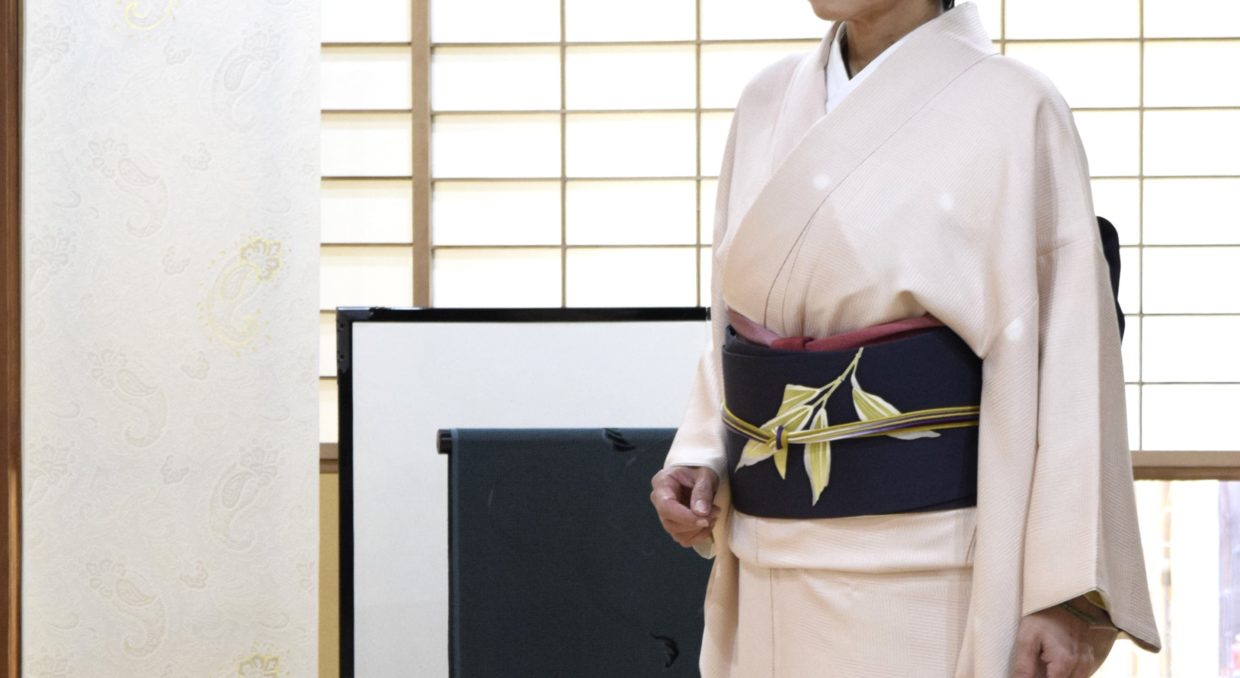 小紋　飛び柄小紋　絞りの小紋　ほたる絞り　塩瀬の染帯　熊笹　今小路 あま宮　師走のキモノ