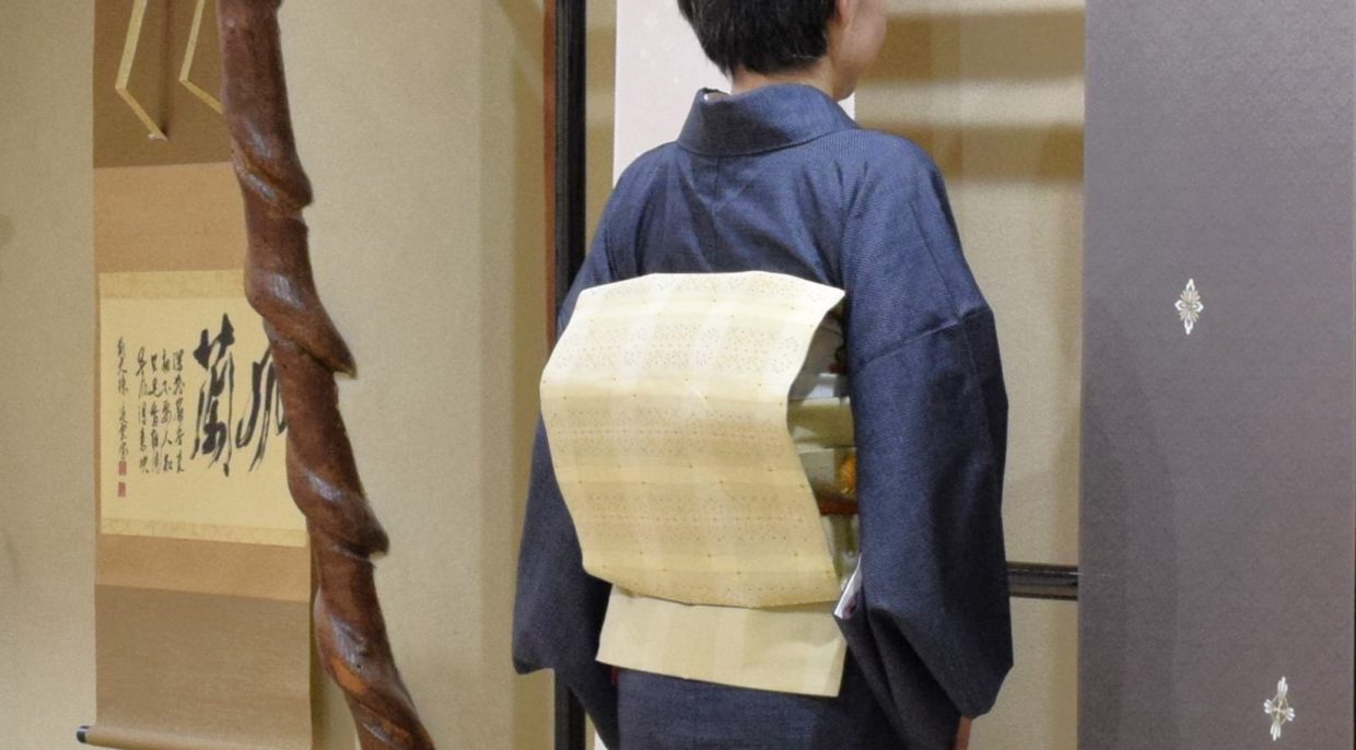 泥藍大島　蚊絣　一元絣　男物アンサンブルの仕立て替え　織の九寸名古屋帯　手織り　草木染め　花織　今小路 あま宮　弥生のキモノ　雨の日のキモノ