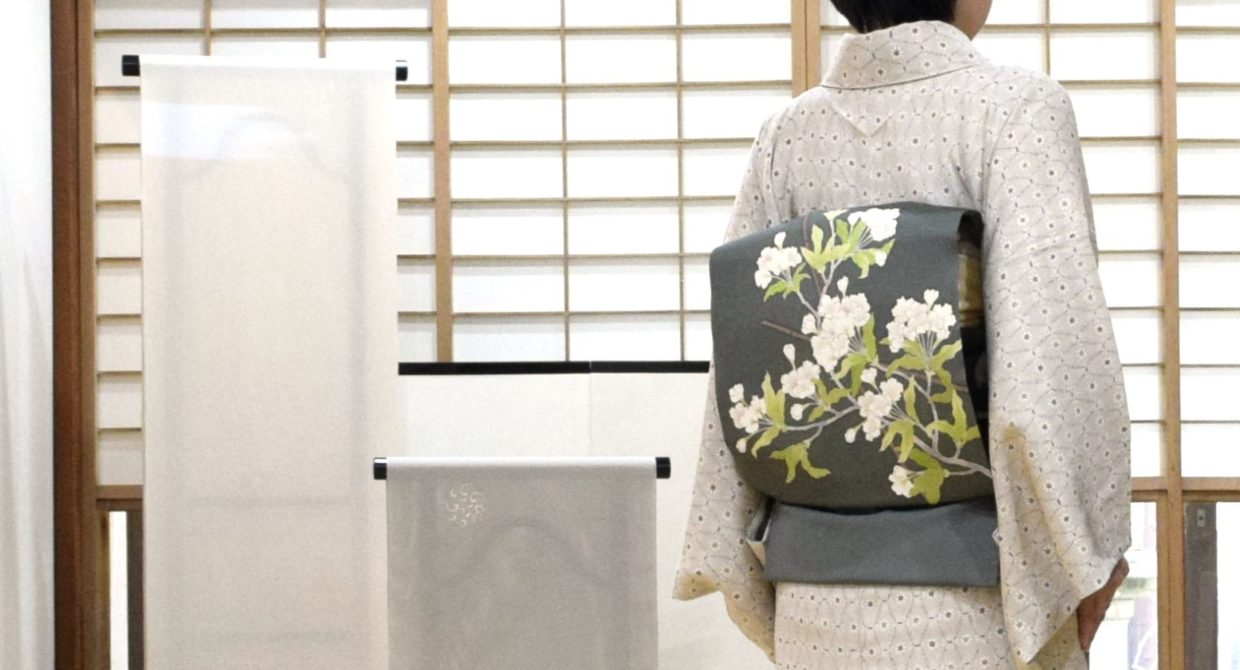 小紋　立涌小花　塩瀬の染帯　季節の染帯　梨の花　今小路 あま宮　弥生のキモノ