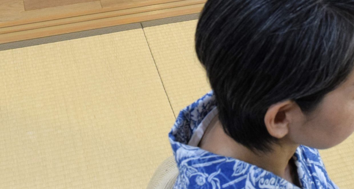 浴衣　松原忠　長板中型　両面染め　鯉に牡丹と柳　自然布　藤布　今小路 あま宮　文月のキモノ　小衿芯　肌着用衿芯　ゑり正　着付け小物の話