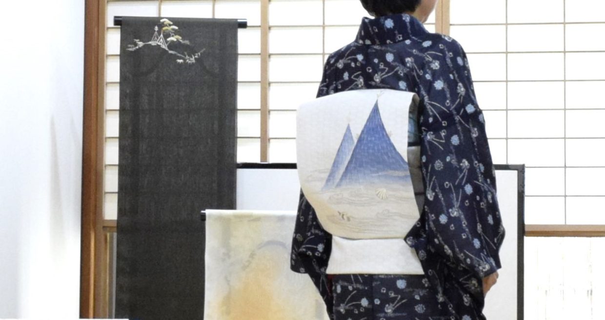 絽小紋　正藍　一方付け小紋　磯辺文様　夏帯　染の九寸名古屋帯　網干　今小路 あま宮　文月のキモノ