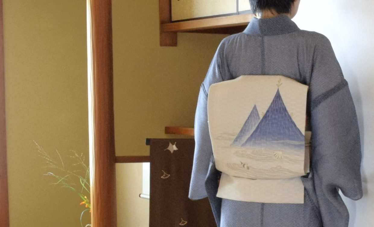 新紗紬　杉綾　真糊　伊勢型紙小紋　夏帯　染の九寸名古屋帯　網干　今小路 あま宮　文月のキモノ