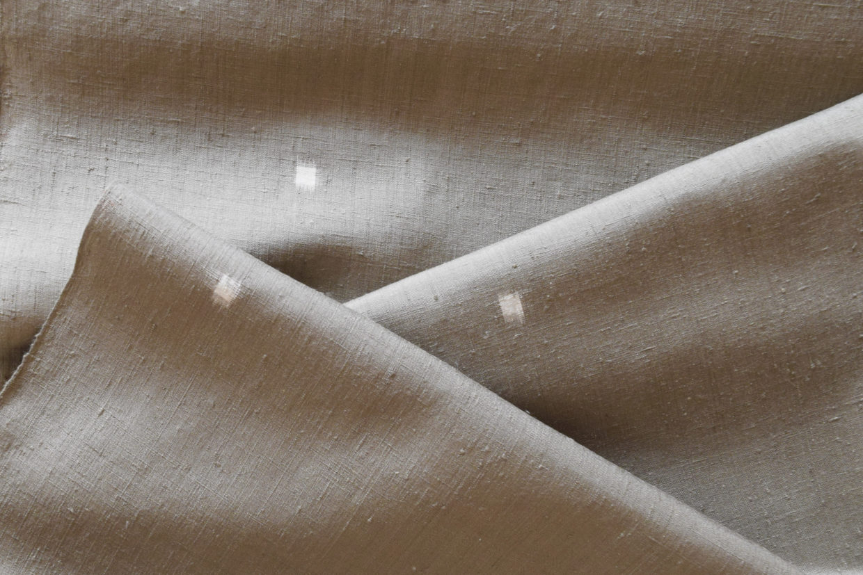 士乎路紬　アラレ絣　飛び絣　タテヨコ絣　今小路 あま宮　京都　空五倍子色　うつぶし色　