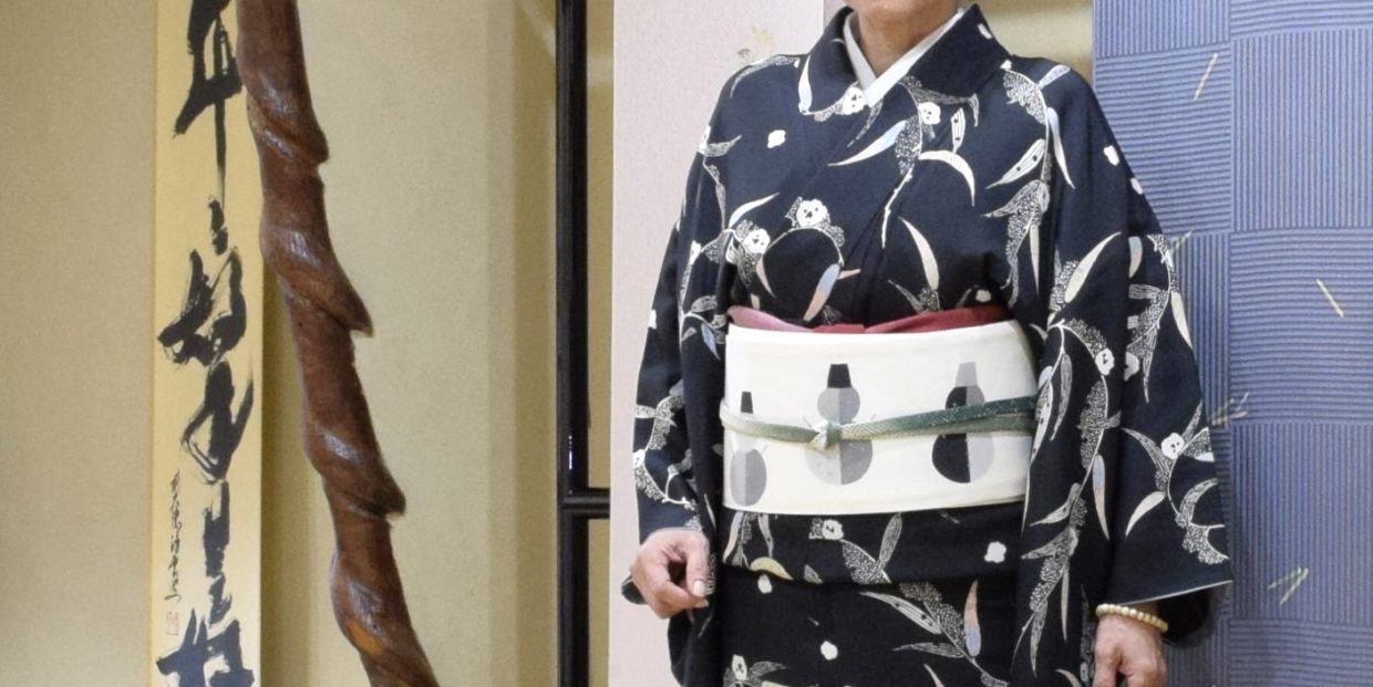 小紋　雪持ち柳　真糊　伊勢型小紋　別染め通し裏　塩瀬の染帯　季節の染帯　染の九寸名古屋帯　ちょい悪雪だるま　今小路 あま宮　師走のキモノ