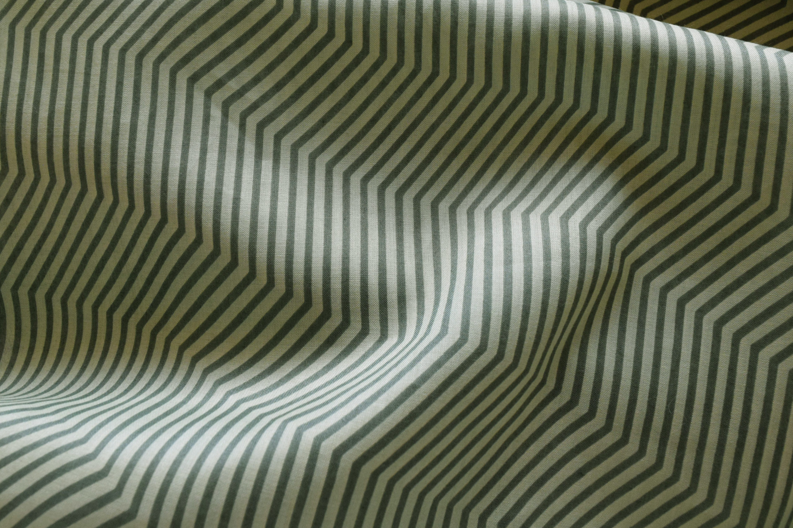 インド綿麻 浴衣 真糊 伊勢型小紋 2026 今小路 あま宮 山道縞 緑